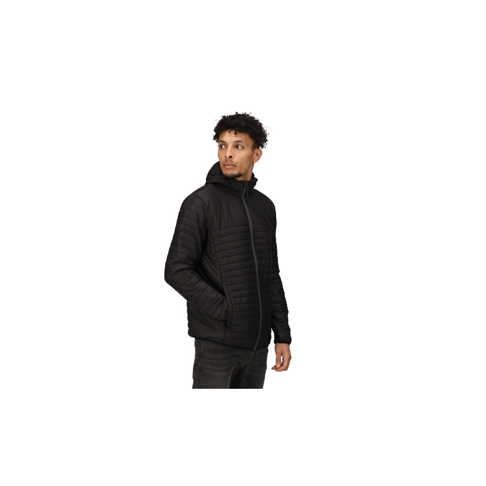 Piumino, Regatta Professional, Honestly Made, colore nero, Poliestere riciclato, idrorepellente, con cappuccio, indossato